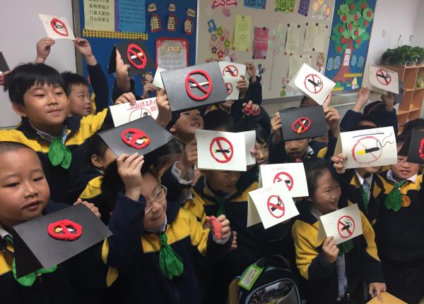 上海中小學將全面禁煙，一小學校長煙齡20年帶頭戒煙成功