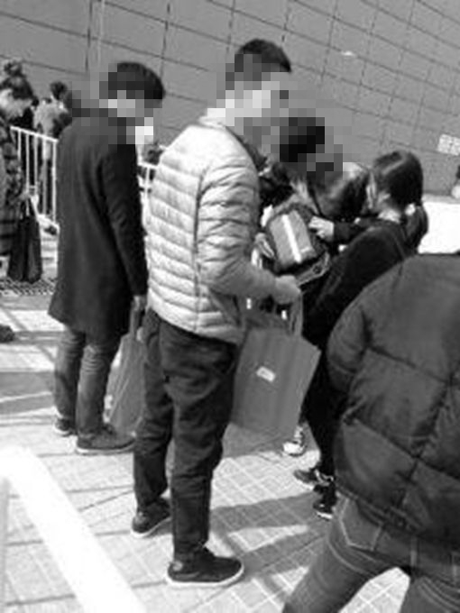 藝考生被噴辣椒水 家長：孩子眼睛和皮膚都紅腫了