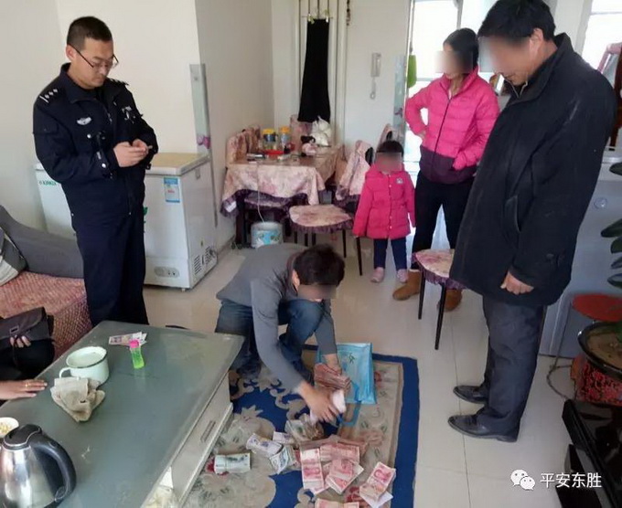 17萬錯當垃圾丟掉 正能量滿滿！拾荒老人如數送回