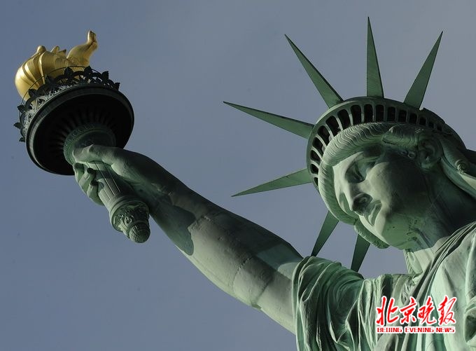 美國自由女神燈滅 不預期斷電陷入黑暗熄滅了好幾個小時