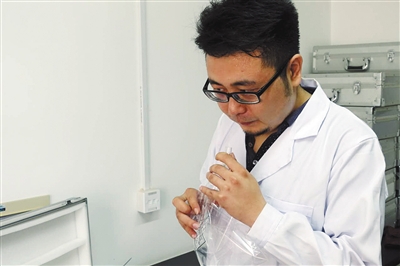 嗅辨員每月聞一遍北京垃圾處理廠