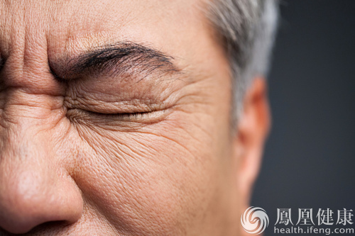 七旬大伯差點失明 竟和當年跳高運動有關
