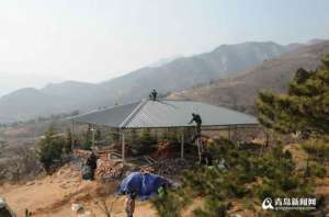 男子墓地建違章房：用于父母養老 網友：住這不覺得膈應嗎？