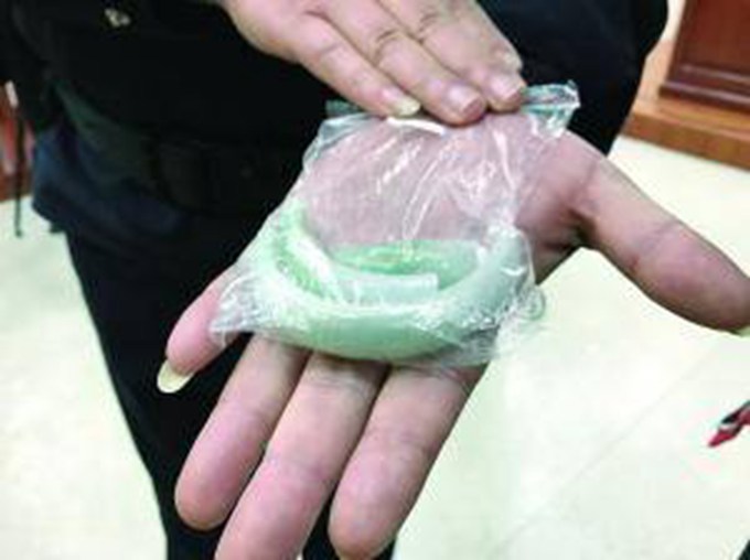 摔斷手鐲索賠8萬 法院判決：超市承擔(dān)75%的損失即賠償5400元