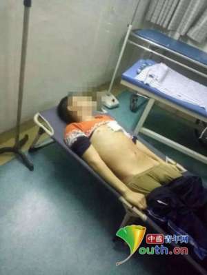 刀砍老師后被群毆 法醫(yī)學(xué)鑒定：死亡學(xué)生系單刃銳器致心臟破裂肺臟貫穿