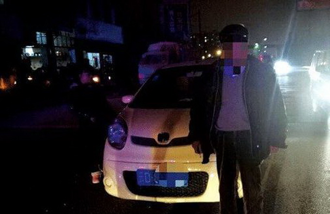 八旬大爺無證駕駛 揚言：不要說汽車連火車都會開