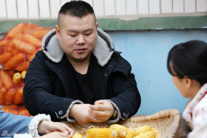 岳云鵬回老宅錄節目 回憶辛酸往事失控痛哭