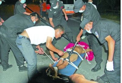 父親用嘴吸出遭狗咬兒子毒血 舍不得打疫苗身亡