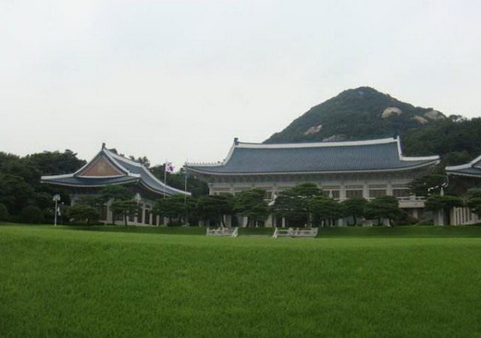 韓國代總統黃教安退回青瓦臺秘書團隊辭呈