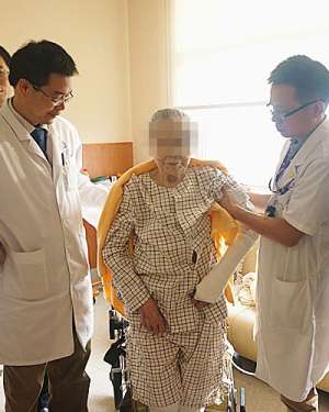 清華長庚醫院骨科讓“90后”老人重新行走