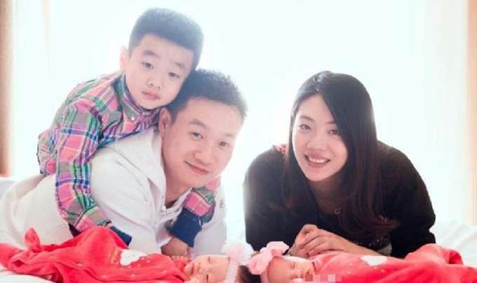 楊威雙胞胎滿月 網友-小寶寶太可愛了！一家人要幸福啊
