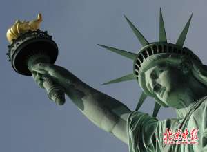 美國自由女神燈滅 不預期斷電陷入黑暗熄滅了好幾個小時