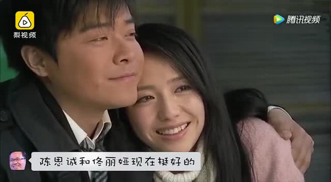 曝佟麗婭已離婚 機場現身手上并未佩戴婚戒引猜測