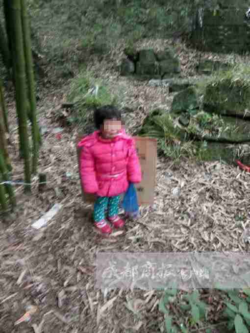 女孩被父親拴墳場 律師：其父涉嫌構成遺棄罪，應該受到相應處罰