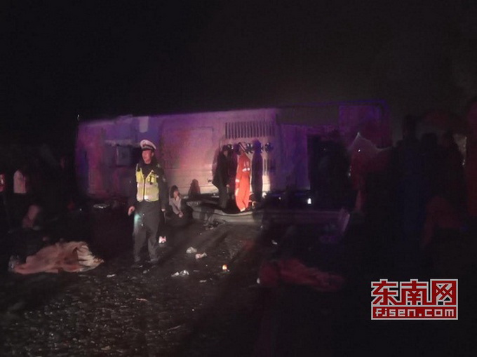 福銀高速翻車事故 一名男性乘客和一名女性乘客不幸遇難