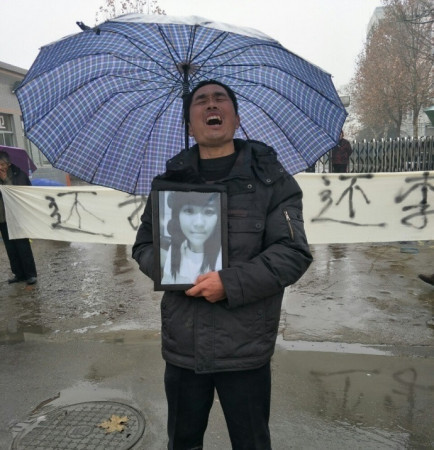 濟南墜亡女大學生家屬：孩子說有人要逼死她
