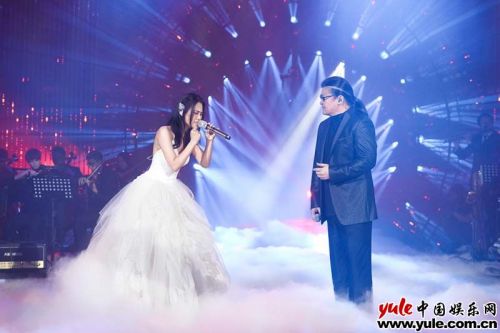 《歌手》決賽劉歡袁婭維默契聯(lián)手 藝術改編影視音樂引發(fā)熱議