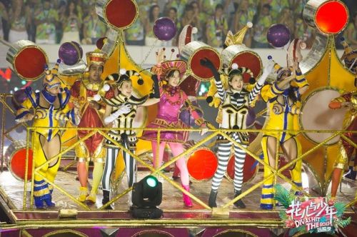 《花兒與少年3》楊祐寧與鱷魚互動 江疏影恐高又淚崩？